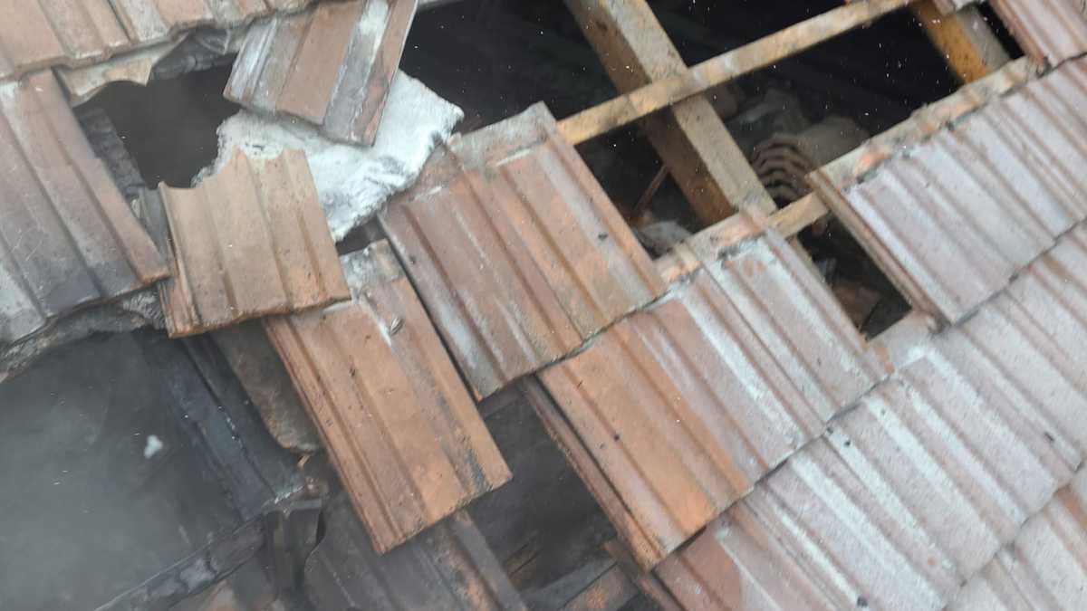 foto: incendiu la târnava - pompierii sibieni au stins focul