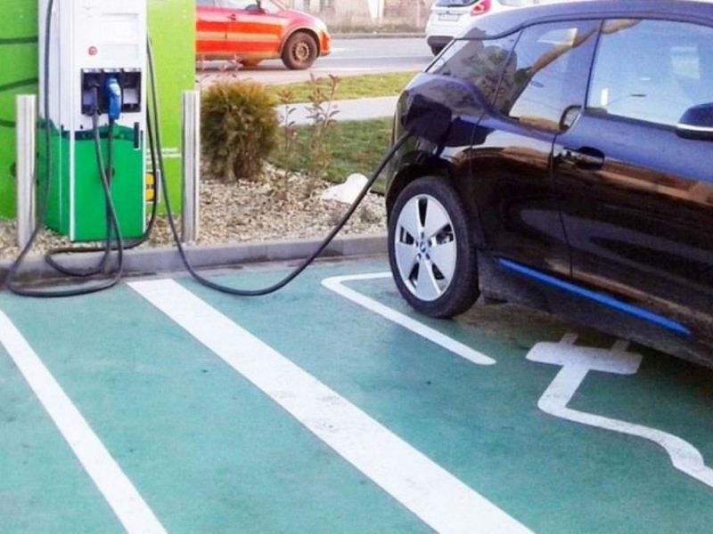 mașinile electrice nu mai sunt profitabile - “plinul” costă la fel ca la una pe benzină