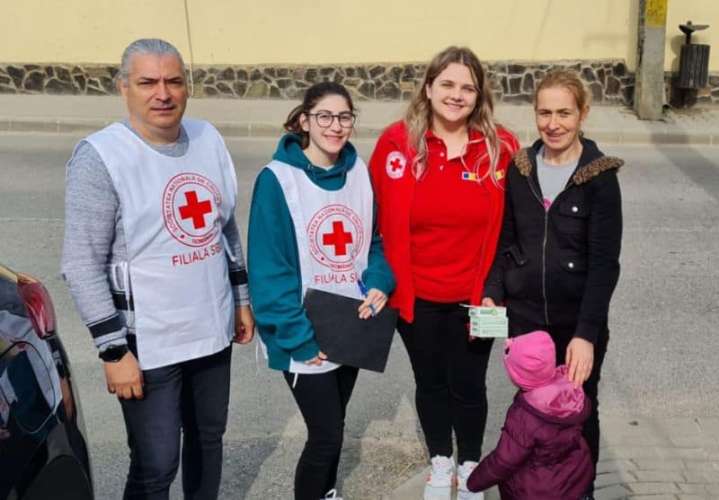 foto crucea roșie sibiu, ”iepuraș” pentru câteva familii nevoiașe din județ