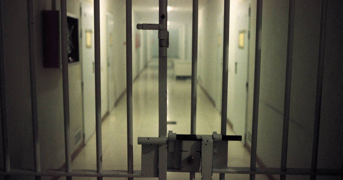 sinucidere la penitenciarul arad - un angajat s-a împuscat cu arma din dotare