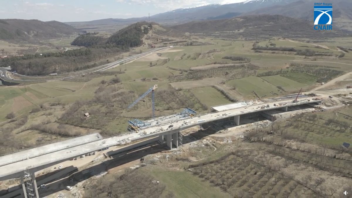 video s-a turnat betonul pe un sens al viaductului de la tălmăcel, de pe autostrada sibiu - boița