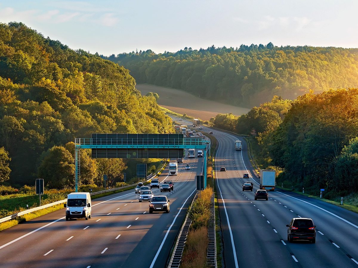 important pentru șoferi - limite noi de viteză pe drumurile din românia