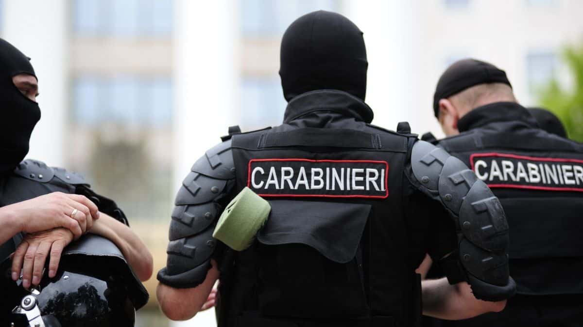 Зафиксируй рядом. Carabinieri Молдова спецназ. Карабинеры в Молдавии. Inspectoratul General de carabinieri итальянский отдел.