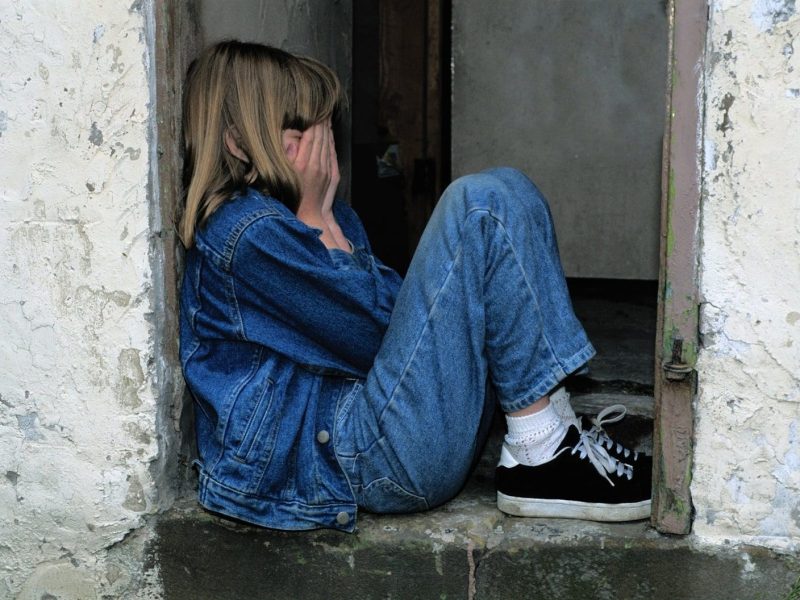 creștere a cazurilor de copii internați la psihiatrie în sibiu – printre cauze: haosul școlar, dependența de telefoane și presiunea părinților