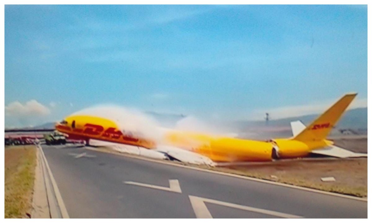 video un avion cargo s-a rupt în două după ce a aterizat pe un aeroport din costa rica