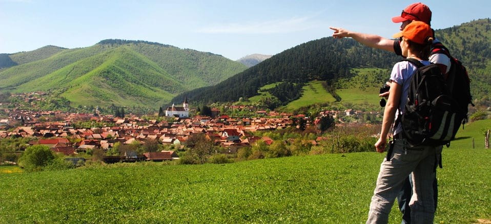 sibiul, singurul județ din țară în care două localități dețin titlul de “supercomunele româniei”. avem cel mai frumos sat din lume și satul unesco
