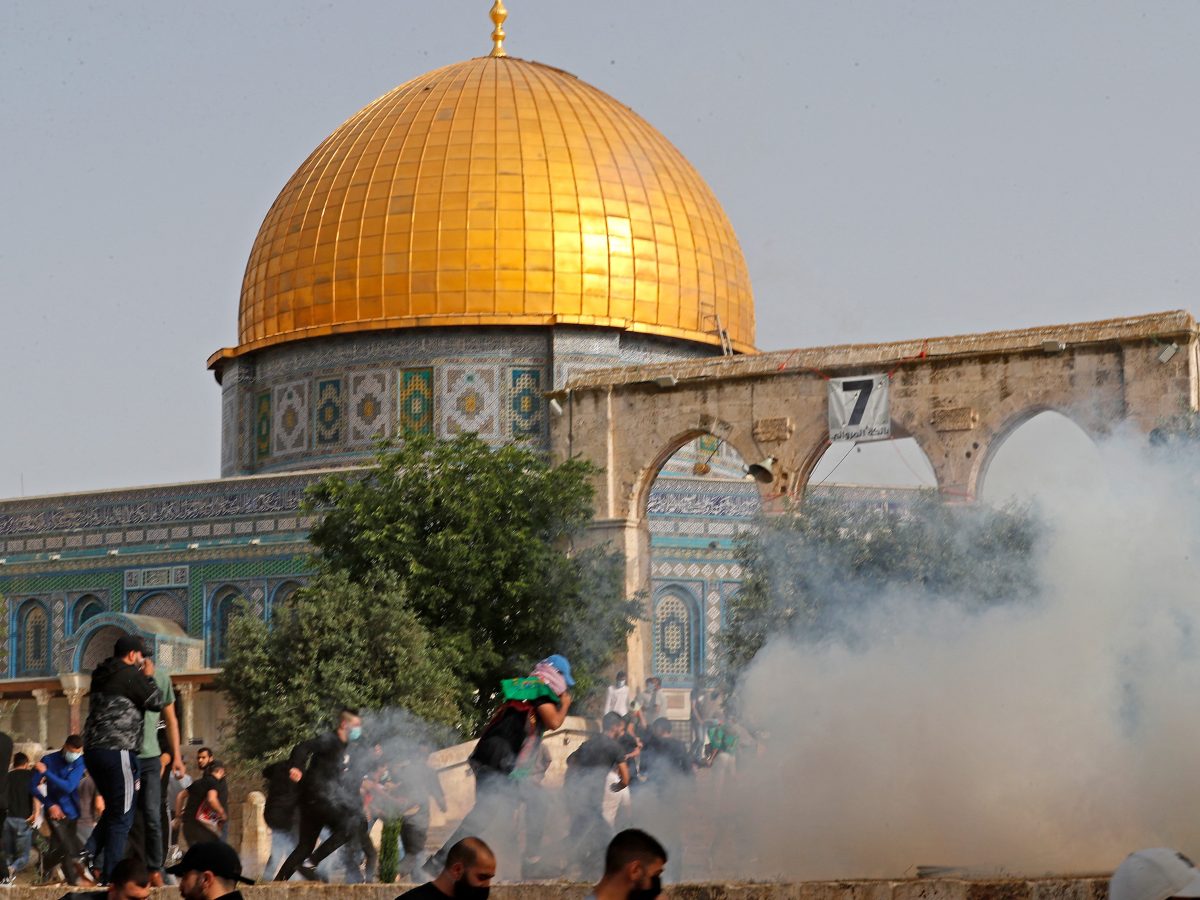 ciocniri violente la ierusalim - cel puțin 170 de persoane au fost rănite