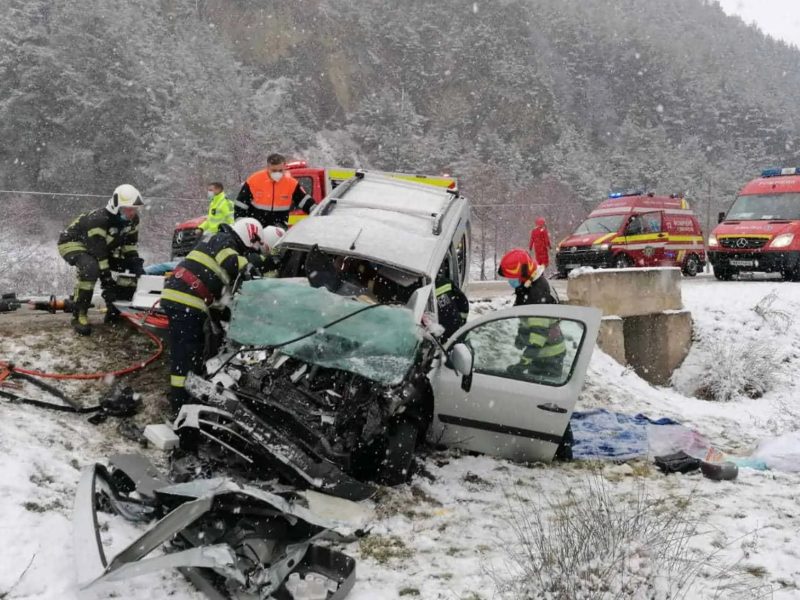 sute de accidente pe drumurile din sibiu anul trecut – zeci de oameni au murit, mai mulți decât în 2020