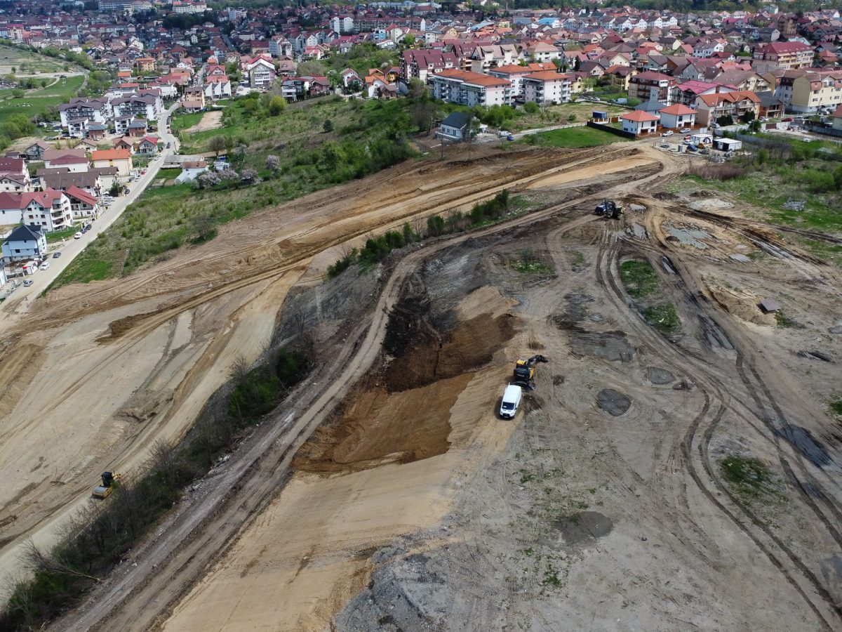 video foto lucrările la viitorul parc tilișca, departe de finalizare. termenul e în august