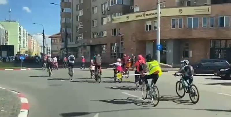 video s-a dat startul sezonului ciclist la sibiu - poliția rutieră ”respectați regulile și nu vor fi evenimente neplăcute”