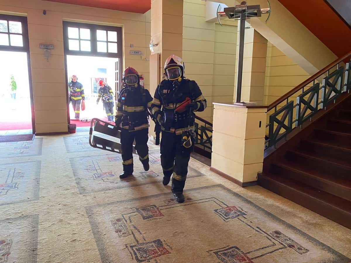 pompierii desfășoară un exercițiu la sala thalia - este simulat un incendiu