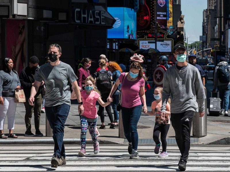 val de covid la new york - autoritățile cer populației să poarte mască