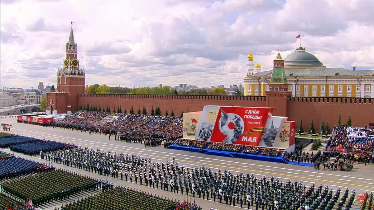 live video a început parada de ziua victoriei la moscova în timp ce atacurile continuă în ucraina - putin prezent și el