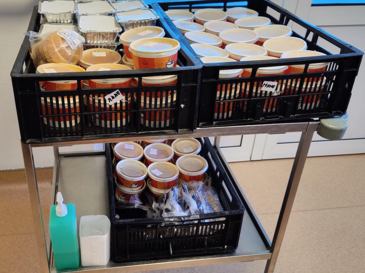 foto schimbare la spitalul judeţean sibiu - pacienții primesc mâncarea în regim de catering