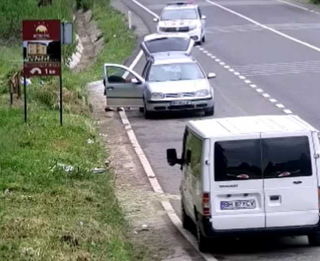 video premieră în românia - mașină confiscată pentru că pasagerii au aruncat gunoiul pe marginea drumului