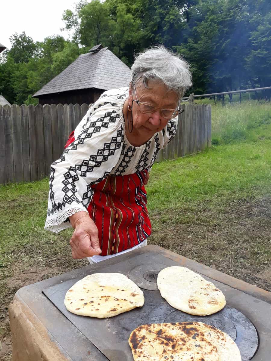 joc și bucate oltenești, sâmbătă, la muzeul astra