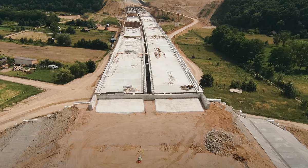 video: imagini spectaculoase de pe autostrada sibiu - boița. lucrările avansează rapid