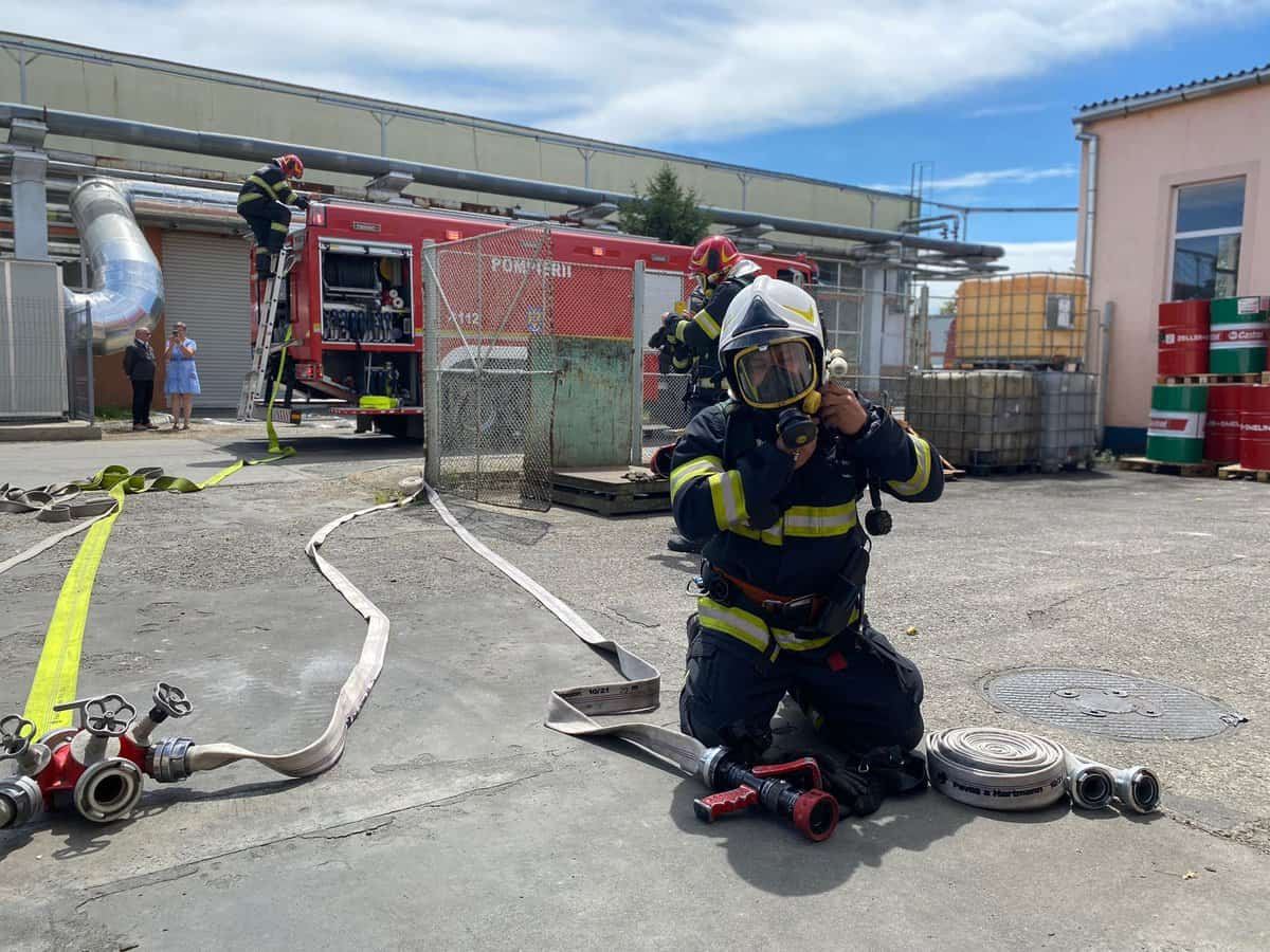 update foto: simulare de incendiu la o fabrică din sibiu