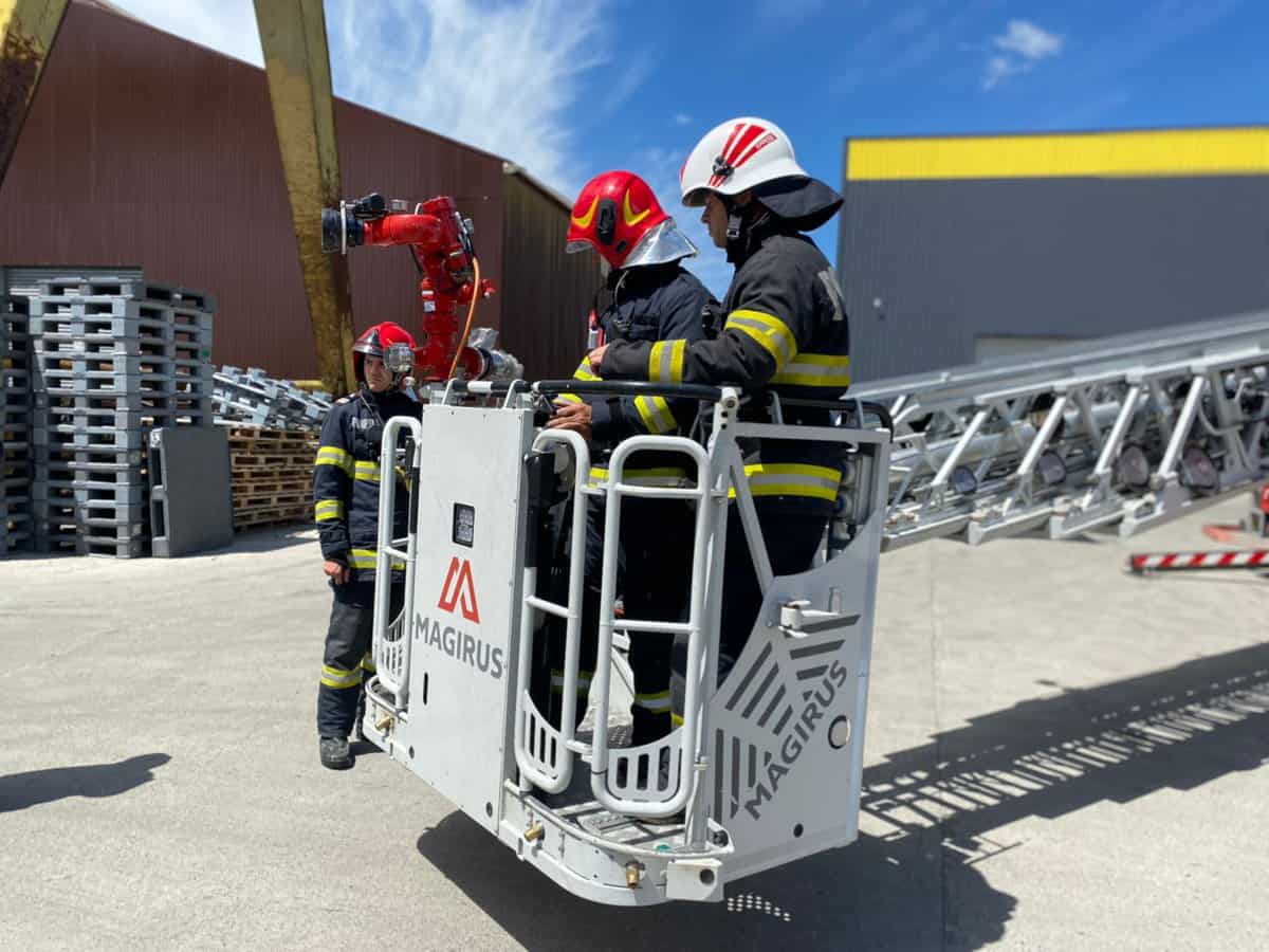 update foto: simulare de incendiu la o fabrică din sibiu