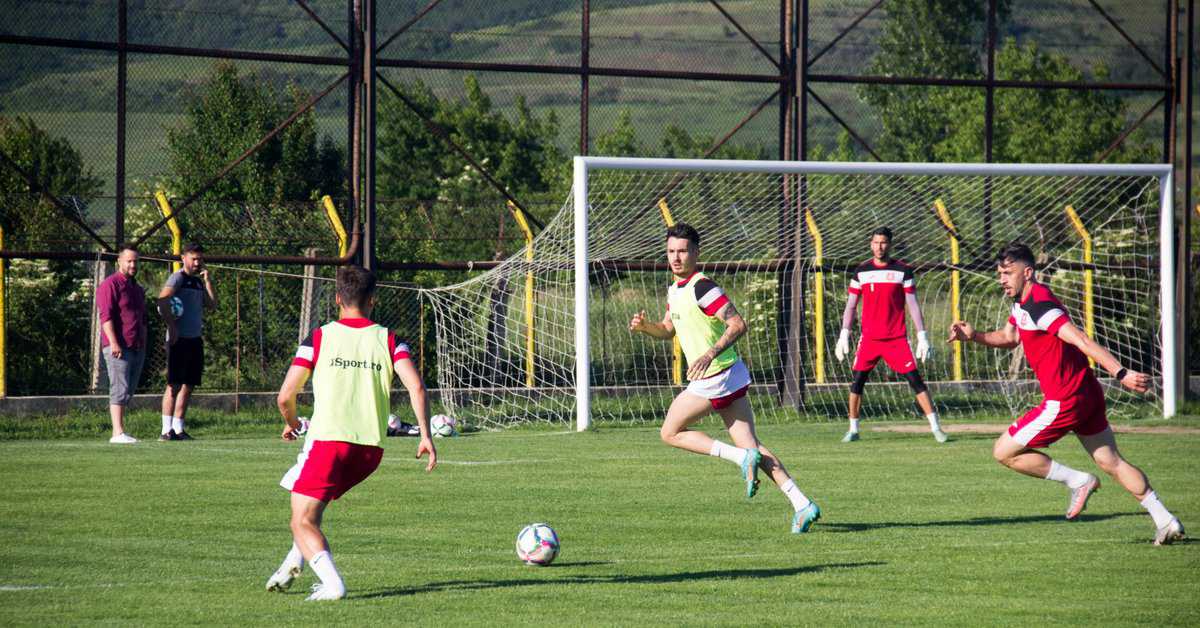foto fc hermannstadt a revenit din vacanță - 20 de fotbaliști au participat la primul antrenament