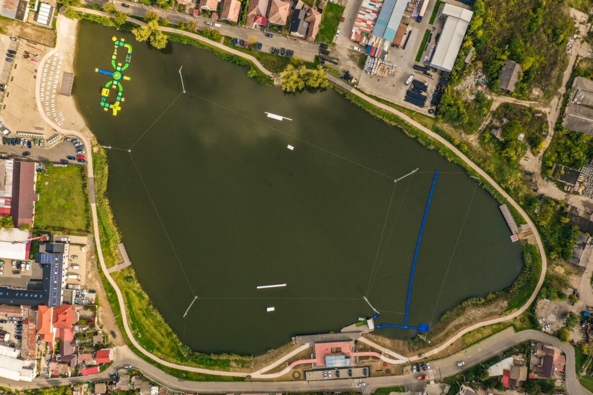 Competiție internațională de schi nautic și wakeboard, organizată pe Lacul lui Binder