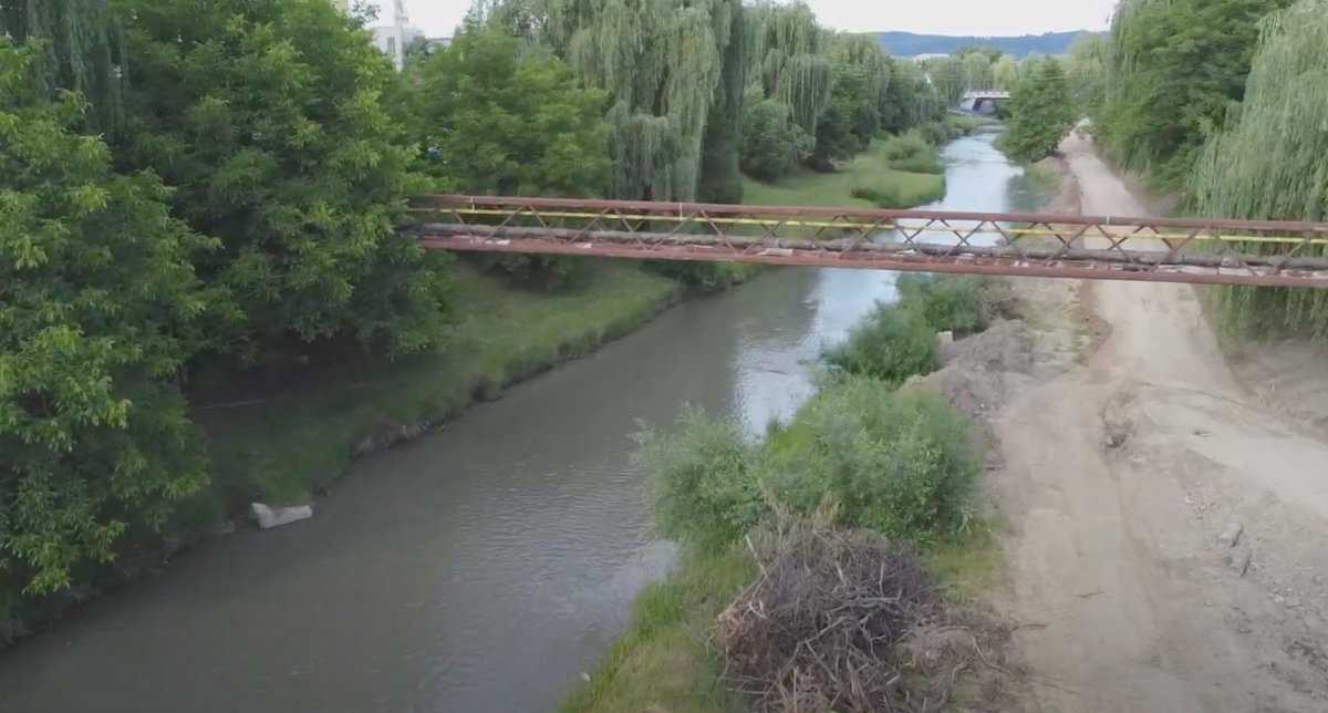 VIDEO: Cum arată malurile Cibinului la trei luni de la începerea lucrărilor - Proiectul pistelor de biciclete, în linie dreaptă 