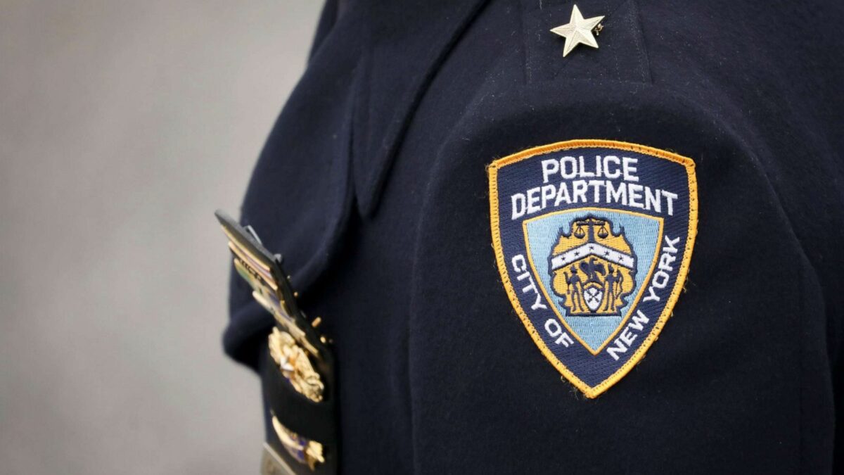 politia din new york a distrus cu un buldozer peste o sută de motociclete confiscate