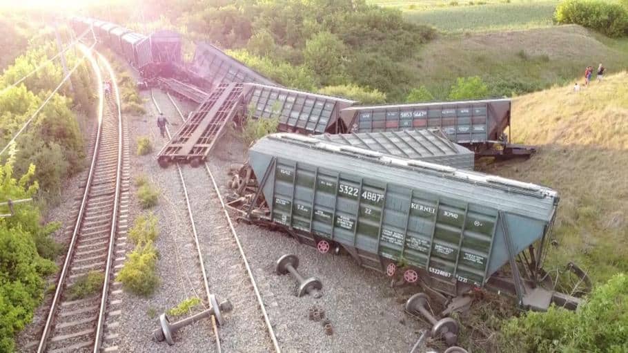 un tren de marfă a deraiat pe o cale ferată recent reabilitată din românia