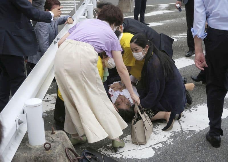 video fostul premier japonez, împușcat - shinzo abe se află în stare gravă