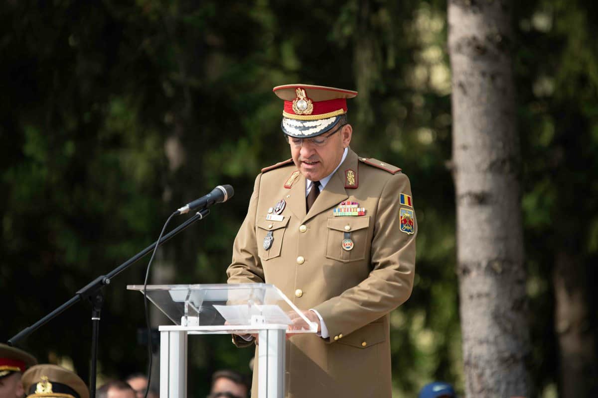 FOTO VIDEO Momente emoționante la AFT Sibiu - “Avem o nouă generație de ofițeri - Pășesc pe primele trepte ale carierei militare”