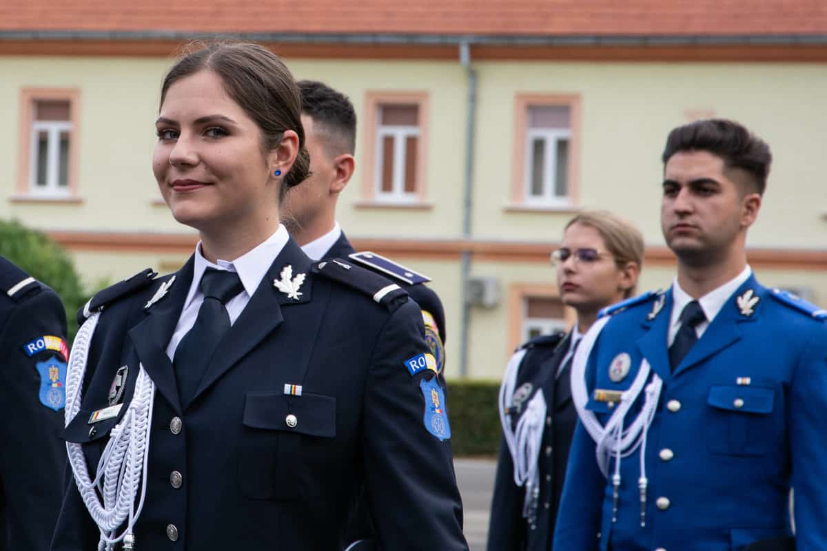 FOTO VIDEO Momente emoționante la AFT Sibiu - “Avem o nouă generație de ofițeri - Pășesc pe primele trepte ale carierei militare”