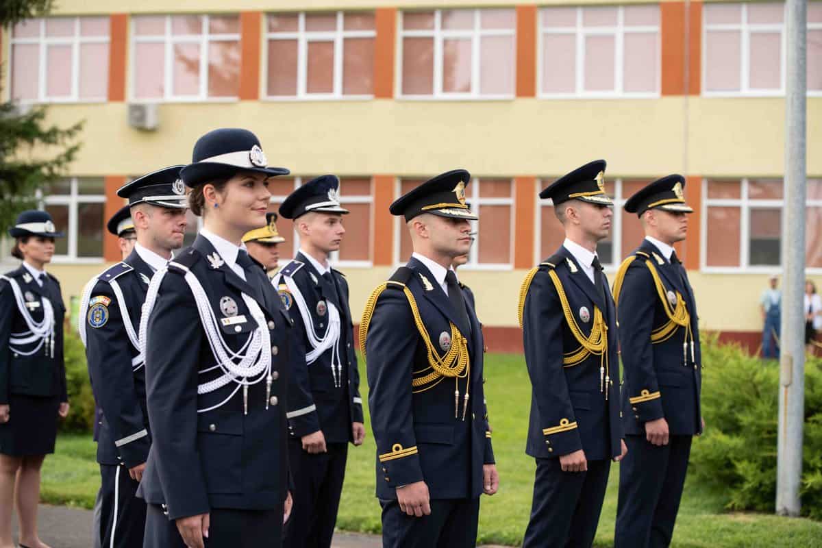 FOTO VIDEO Momente emoționante la AFT Sibiu - “Avem o nouă generație de ofițeri - Pășesc pe primele trepte ale carierei militare”