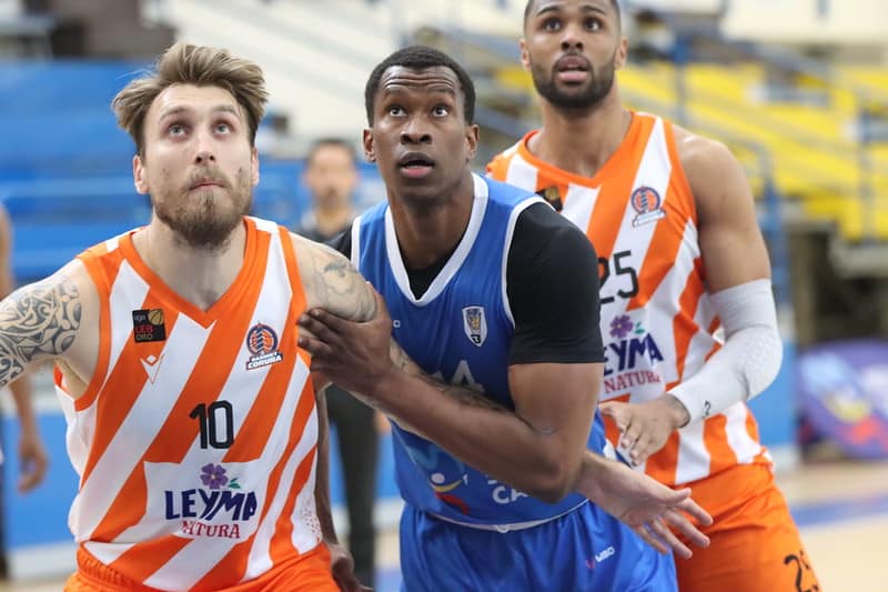 CSU Sibiu a transferat un pivot - Mouhamed Barro are 27 de ani