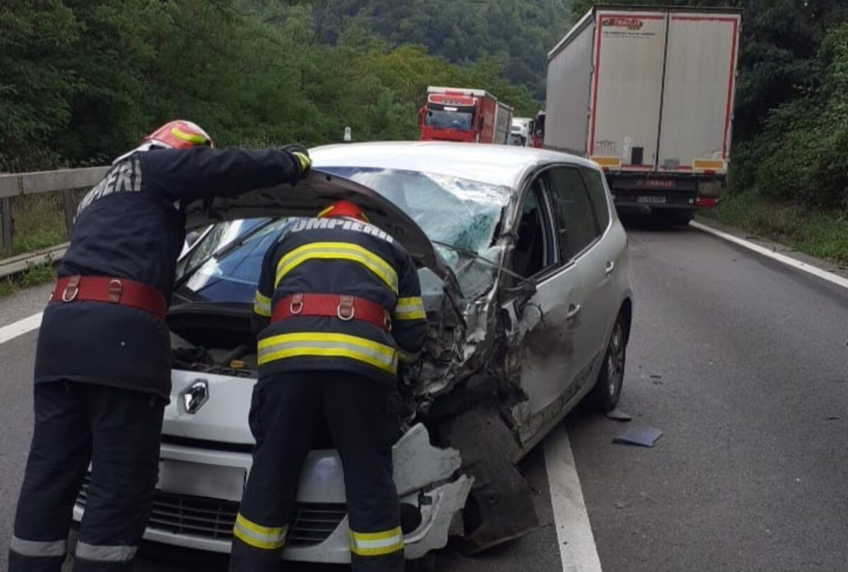 update: accident cu o mașină și un tir pe valea oltului la balota