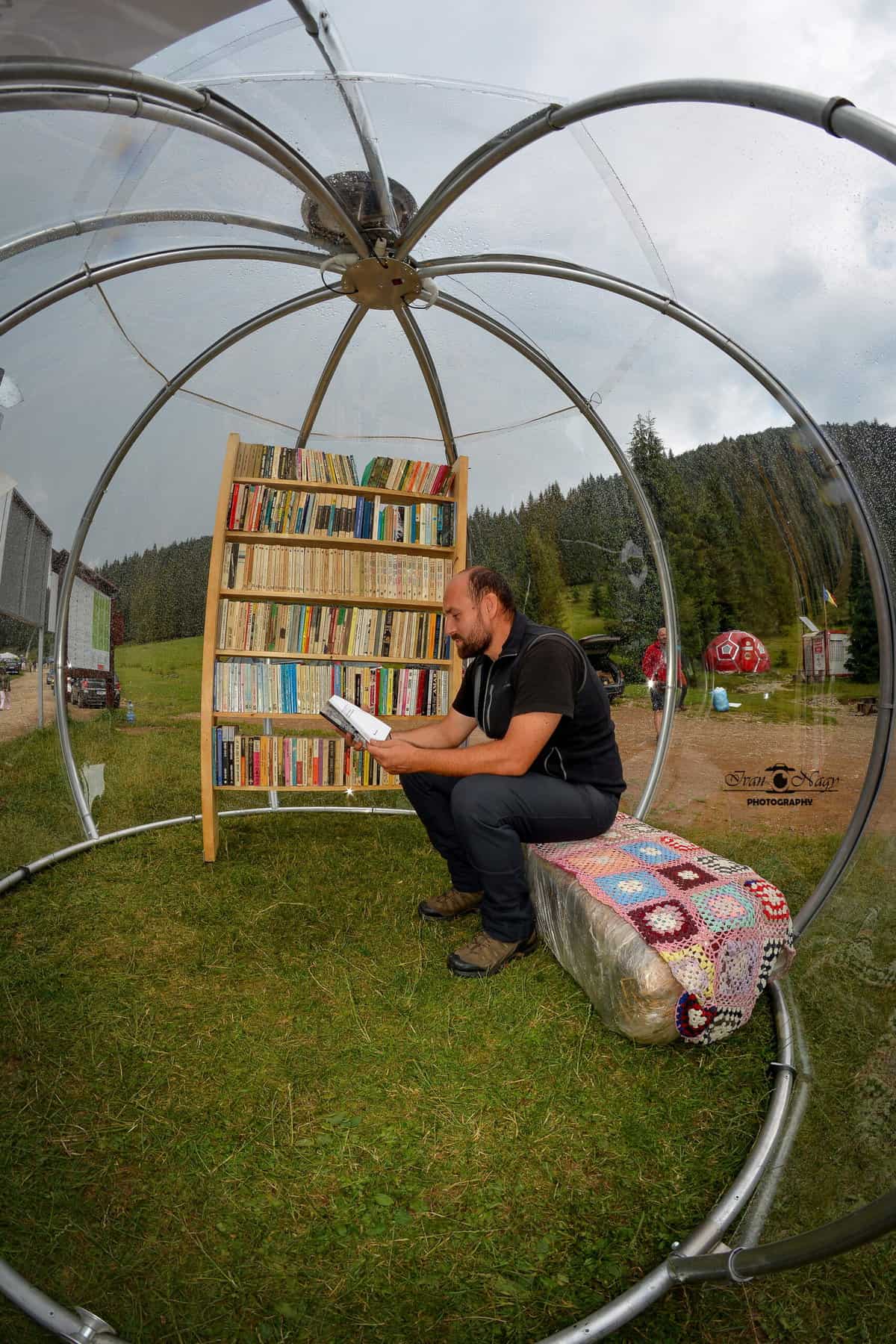 foto: bibliotecă mobilă amplasată la bâlea lac - va fi ”igloo-ul ideilor și inovațiilor”