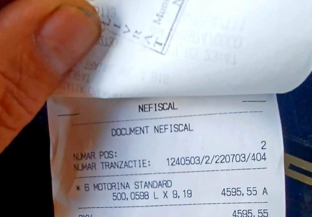 un șofer a alimentat de 4.500 de lei și nu a primit reducerea de 50 bani / litru