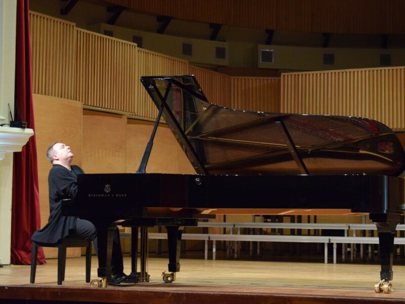 pianistul matei varga impresionat de publicul de la sibiu - ”port românia în suflet”
