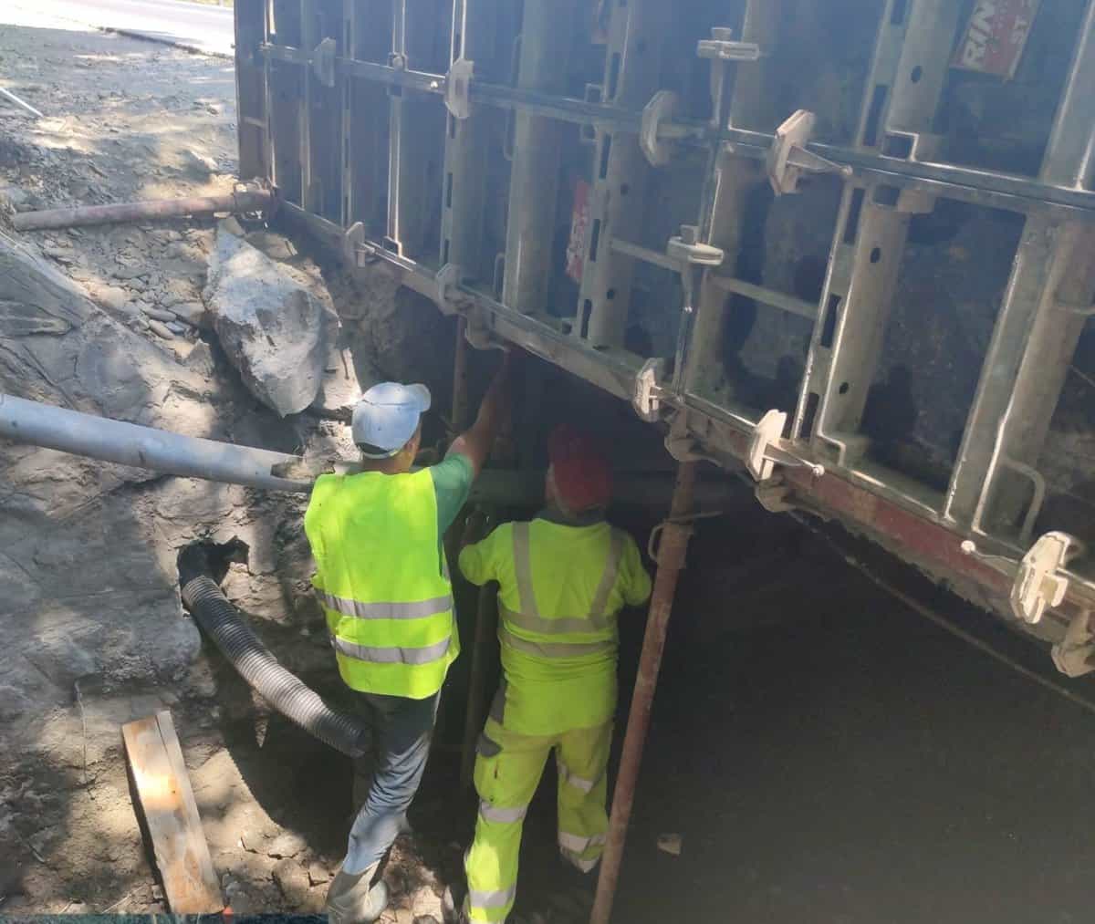foto: continuă lucrările pe valea oltului la boița - se creează legătura cu autostrada sibiu - pitești