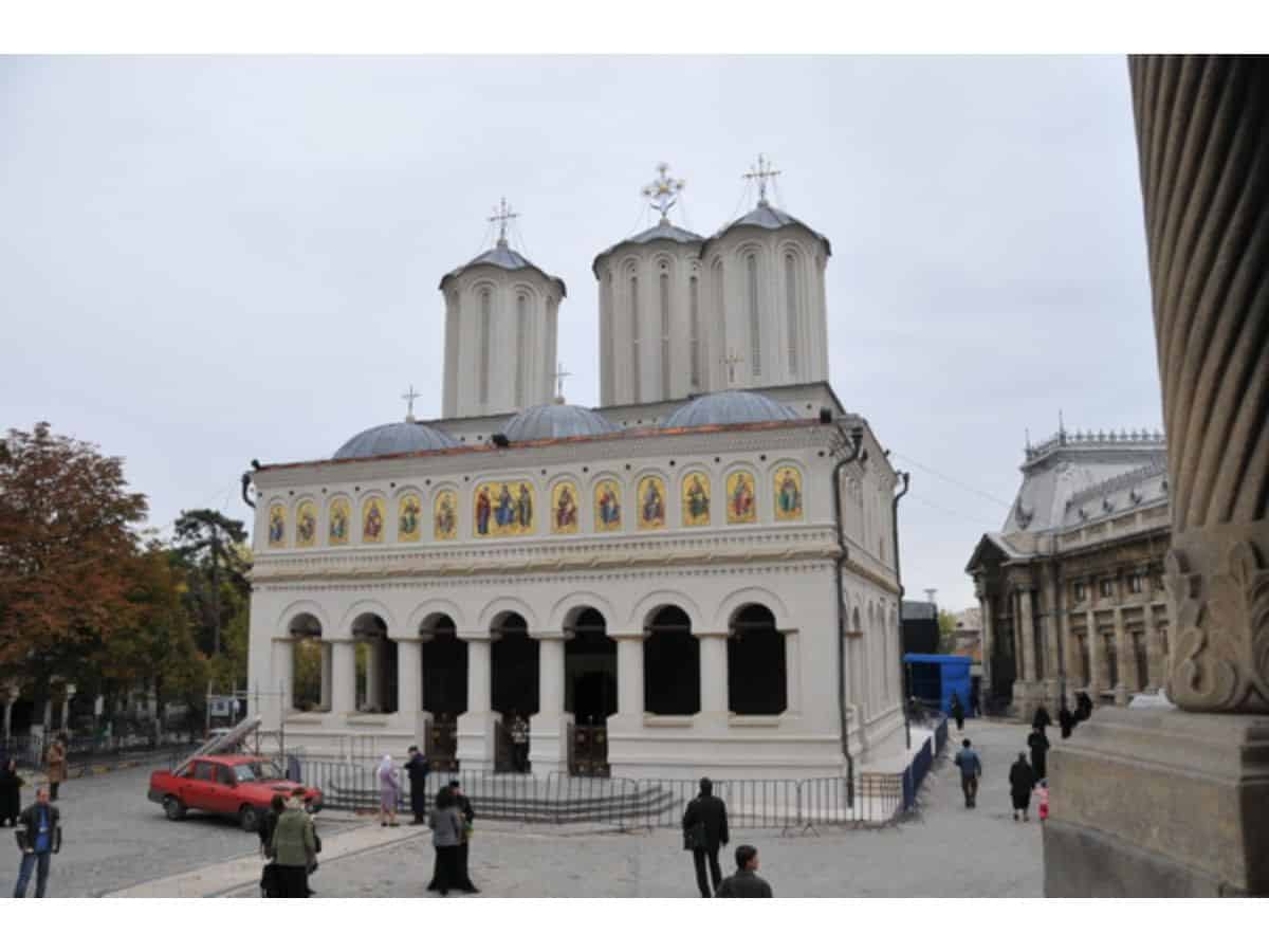 Patriarhia Română transmite preoților că trebuie să se roage pentru ploaie