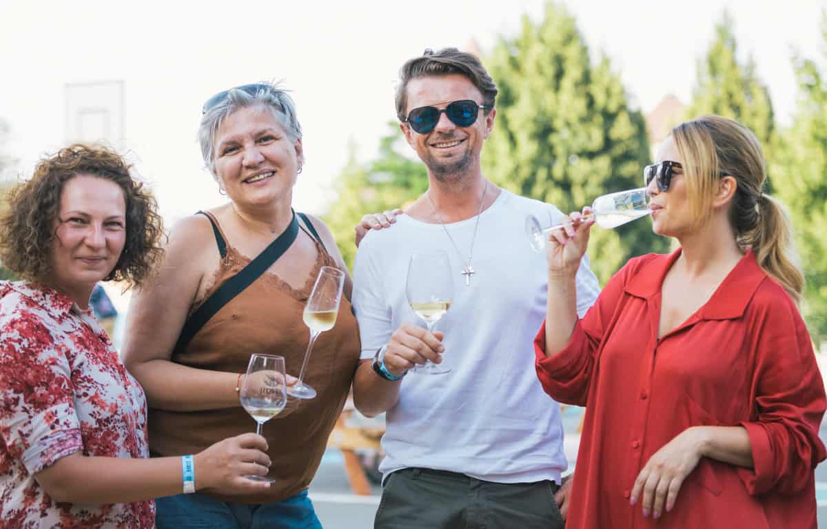 vinul sărbătorit vara aceasta la muzeul astra - concert zdob și zdub în deschiderea ”vinfest 2022”