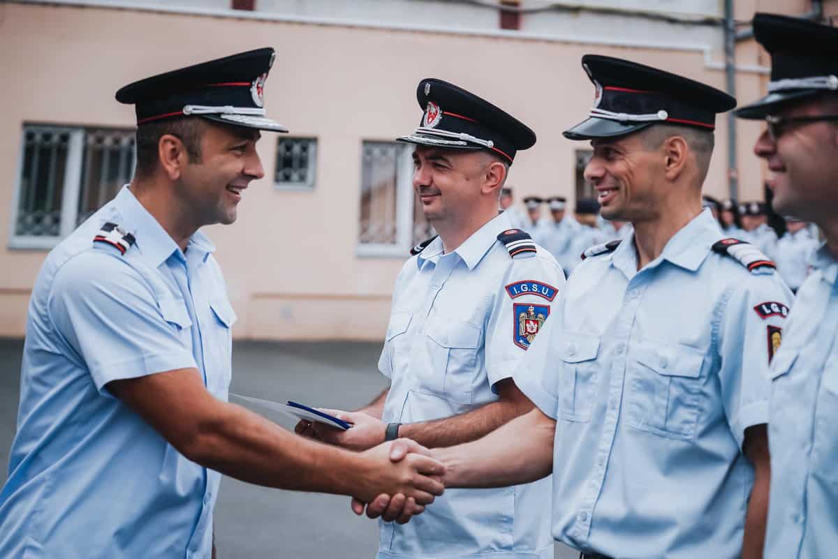 foto emoții la isu sibiu: zeci de cadre militare au fost înaintate în grad