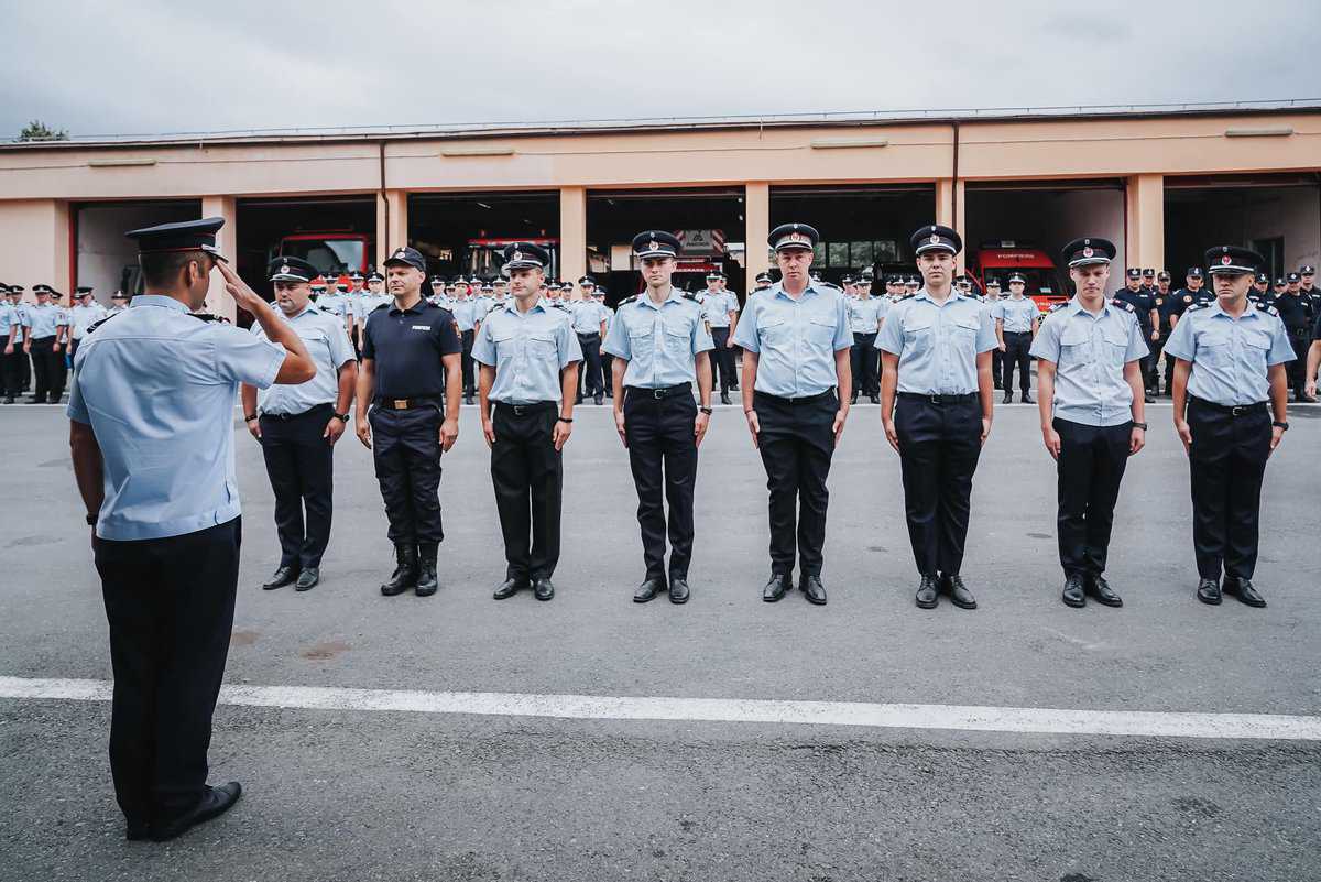 foto emoții la isu sibiu: zeci de cadre militare au fost înaintate în grad