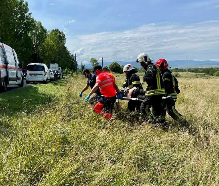 foto accident rutier între sibiu și poplaca - un bărbat este grav rănit