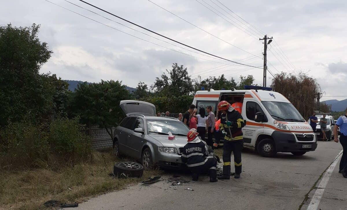 Accident grav în județul Vâlcea - Cinci persoane rănite printre care și doi copii