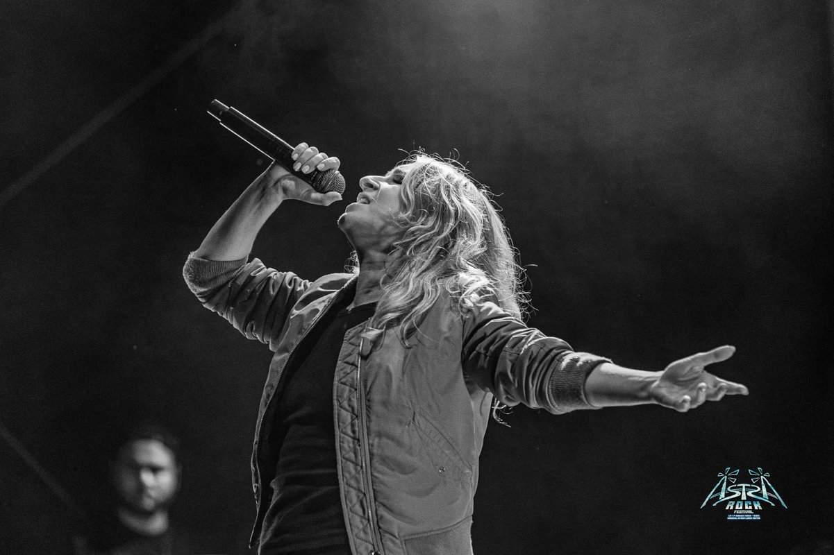 video foto - peste 2.000 de spectatori la concertul guano apes din muzeul în aer liber - astra rock festival continuă și duminică