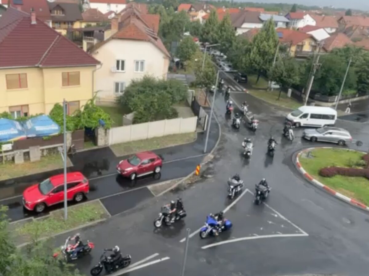 video: imagini emoționante de la înmormântarea sibianului decedat în grecia - motocicliști din toată țara îl conduc pe ultimul drum