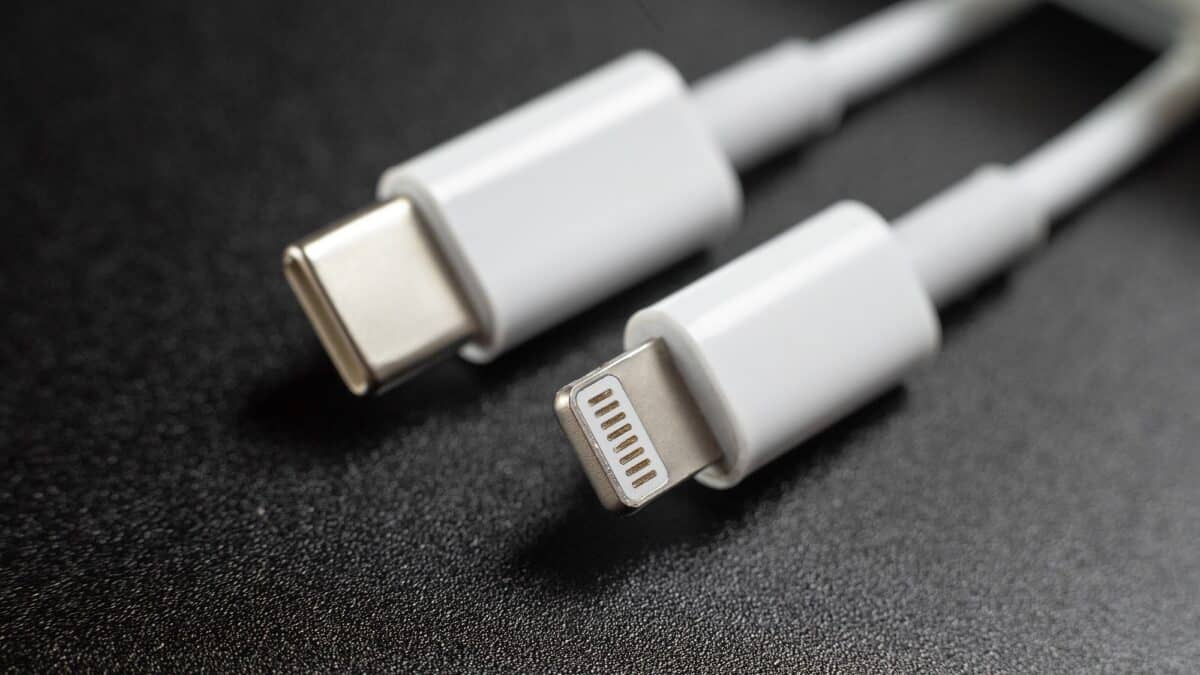 Apple pregătește trecerea la USB-C