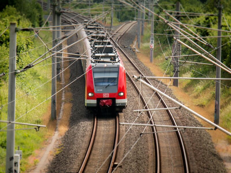român arestat în spania după ce a furat cablurile electrice și a blocat trenurile de mare viteză