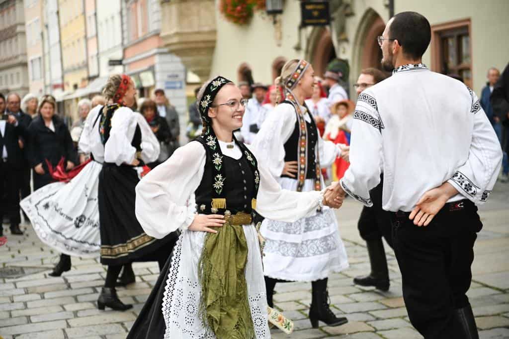 foto: sibiul și orașul landshut din germania sărbătoresc douăzeci de ani de la semnarea acordului de înfrățire