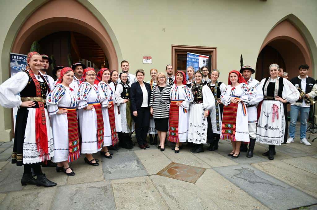 foto: sibiul și orașul landshut din germania sărbătoresc douăzeci de ani de la semnarea acordului de înfrățire